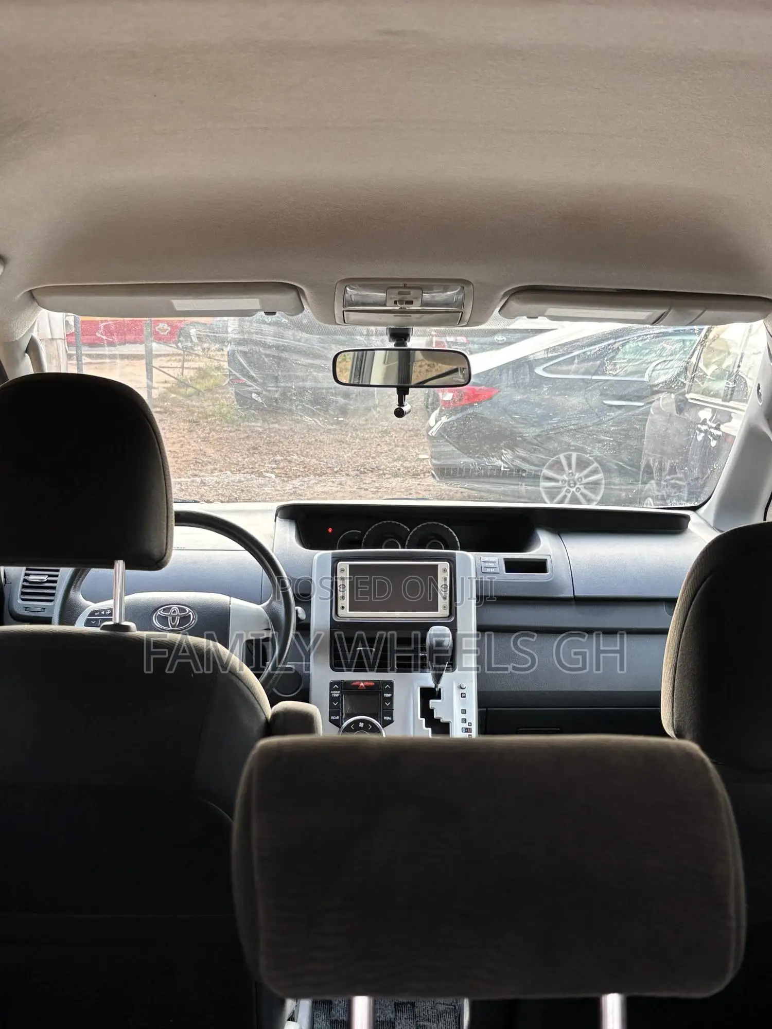 Toyota Voxy 2013 Black