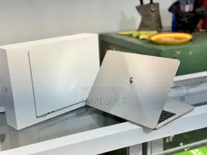 New Laptop Apple MacBook Air 2022 M2 16GB Apple M2 SSD 256GB