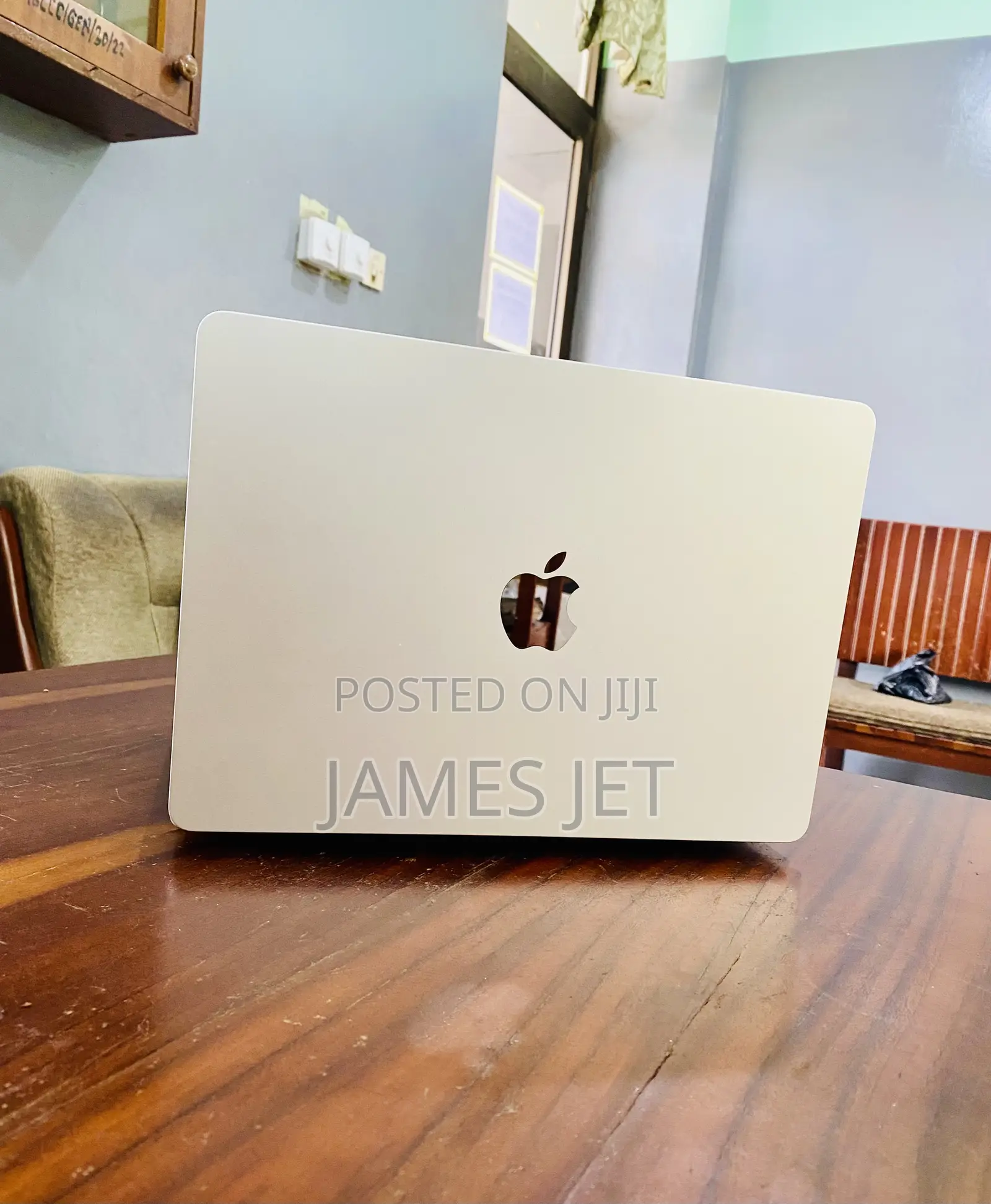 New Laptop Apple MacBook Air 2022 M2 16GB Apple M2 SSD 256GB