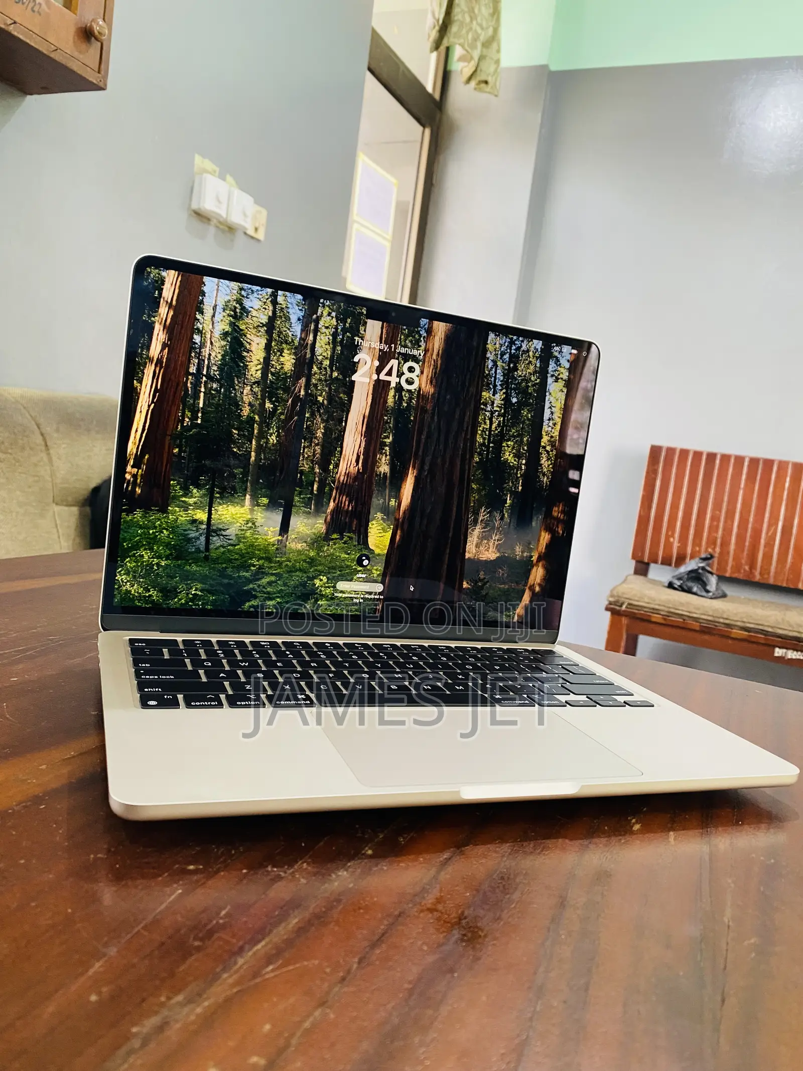 New Laptop Apple MacBook Air 2022 M2 16GB Apple M2 SSD 256GB