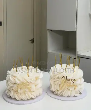 Fancy Cakes Best For Photo Shoot Or Gifts
