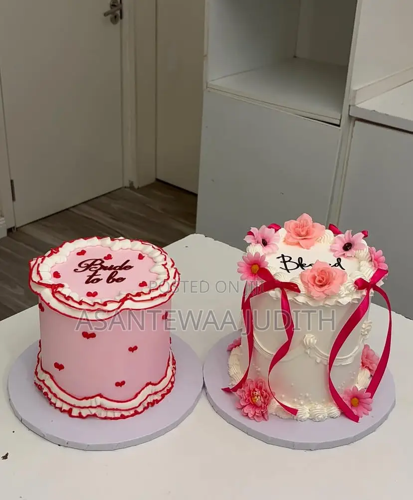 Fancy Cakes Best For Photo Shoot Or Gifts