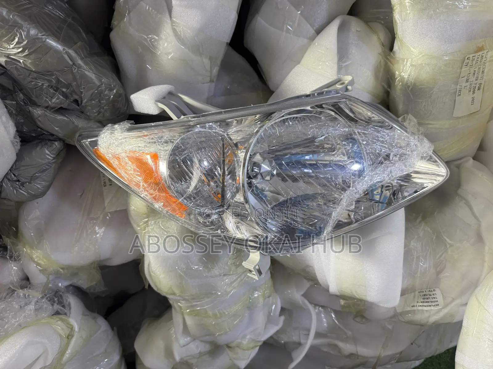 Pontiac Vibe 08 Headlight