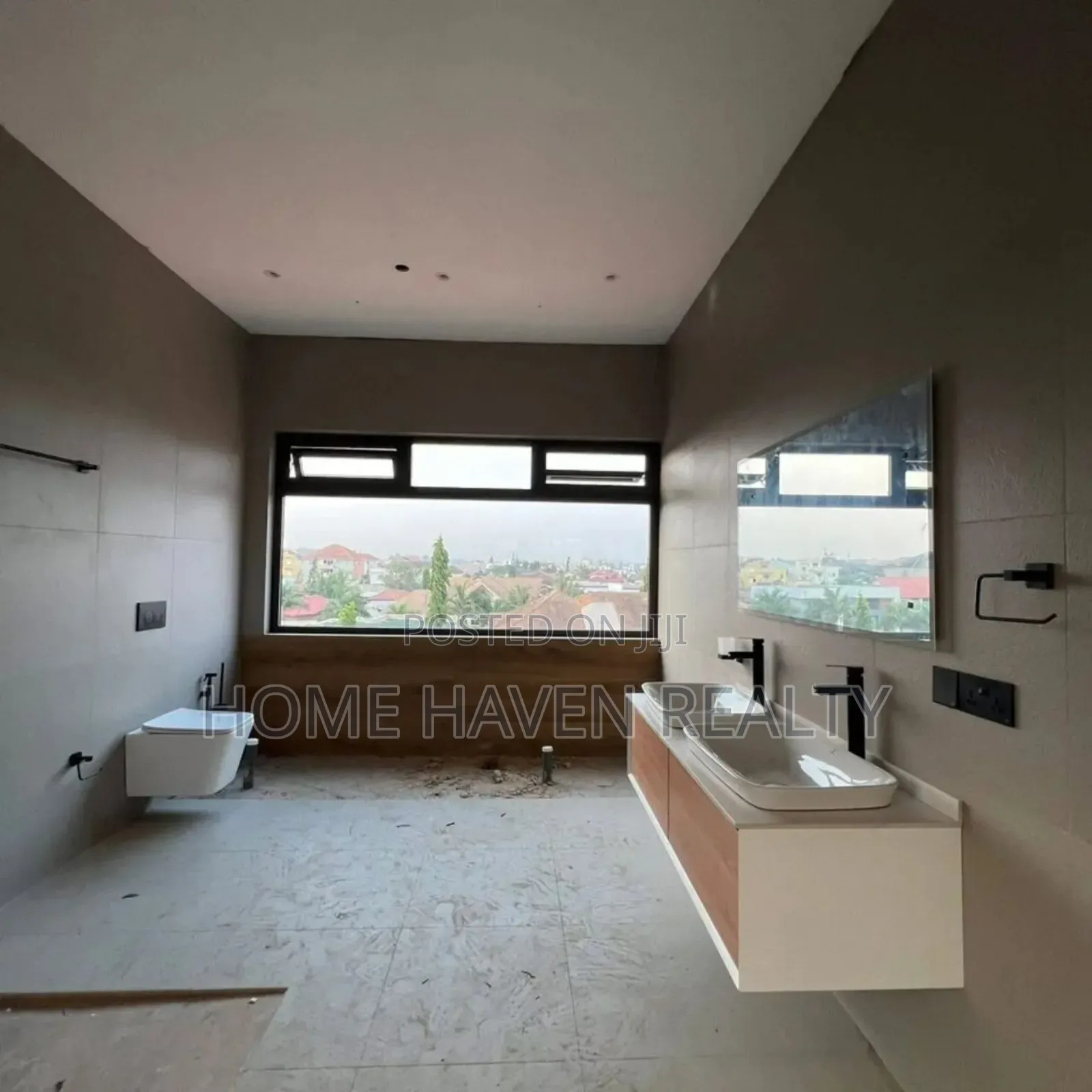 4bdrm House in East Legon, Boundary Road Area for sale