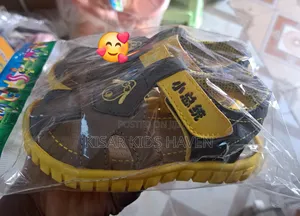 Walk With Easy Boys Sandals Size 24, 25