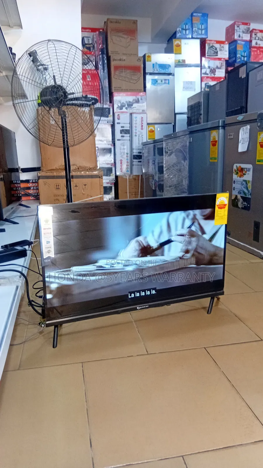 Dolphine Bay 32" Smart Tv – Clear Compact