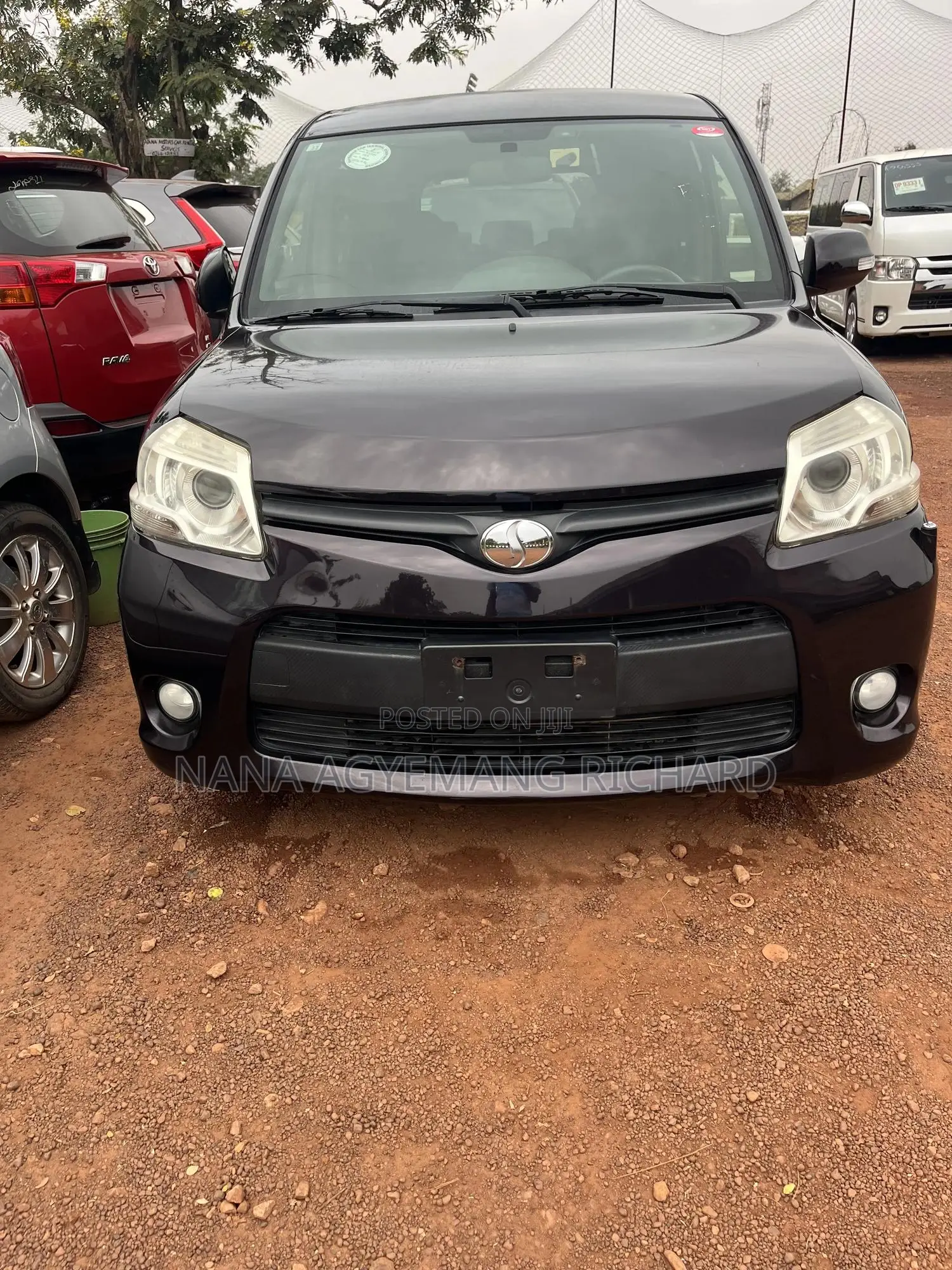 Toyota Sienta 1.5 FWD 2014 Burgundy