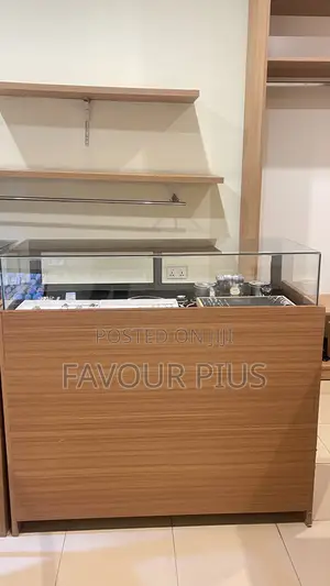 Used Showcase With 2 Cupboards