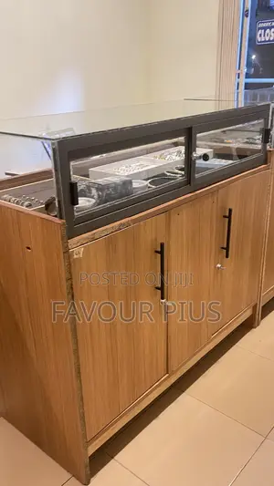 Used Showcase With 2 Cupboards