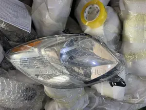 Yaris 2006 Headlight