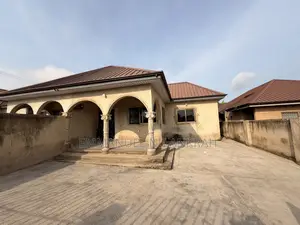4bdrm House in Kasoa for sale