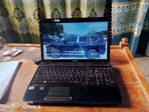 Laptop Toshiba Satellite C850 8GB Intel Core i5 HDD 640GB