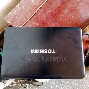 Laptop Toshiba Satellite C850 8GB Intel Core i5 HDD 640GB