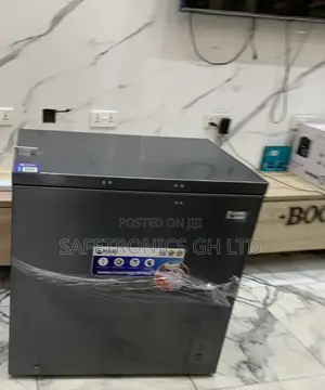 Pearl Lockable 199 Liters 1 Door PCF-2620-13m Glass Lid Freezer