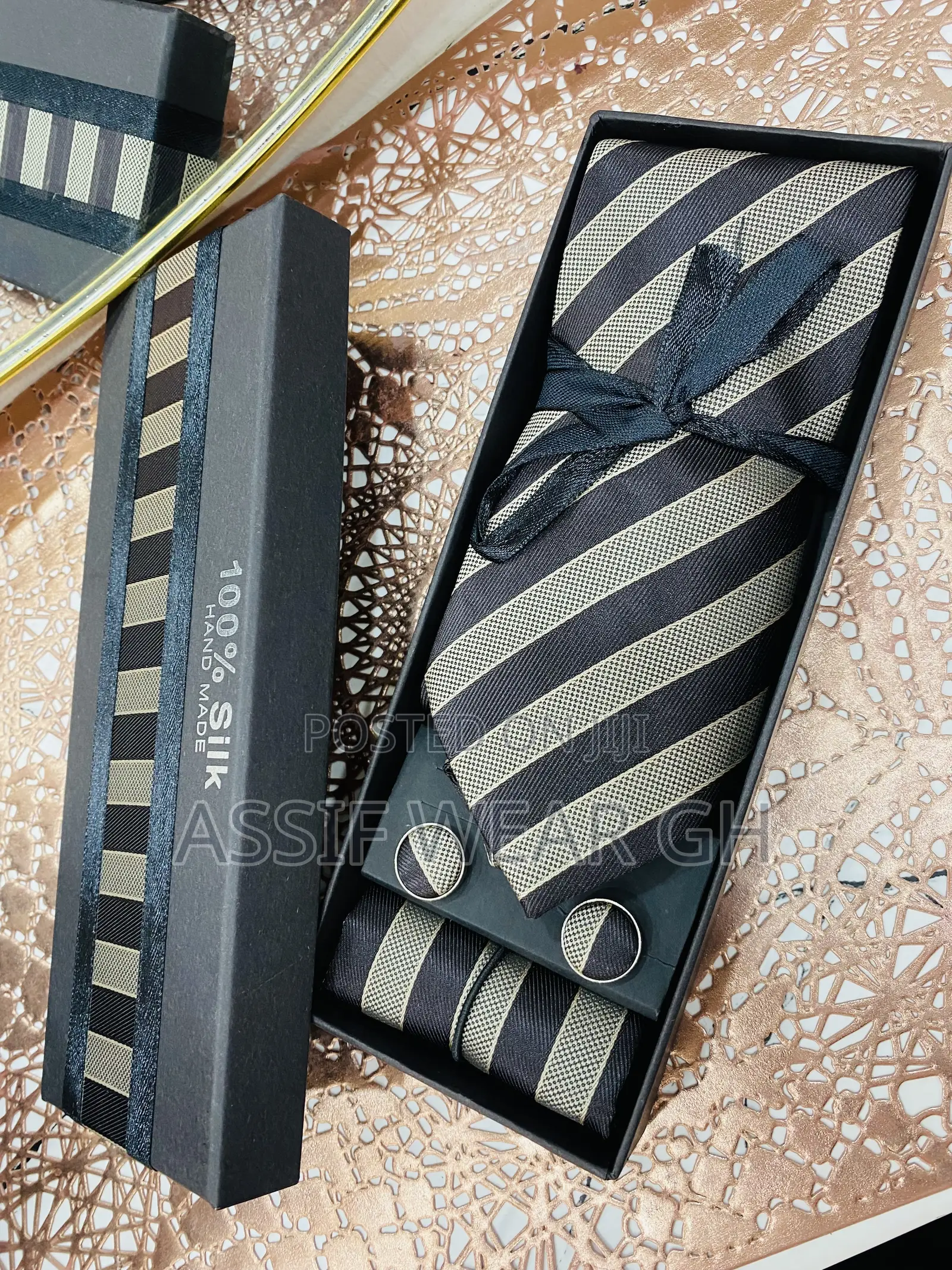 Complete Set of Neck Tie and Accessories