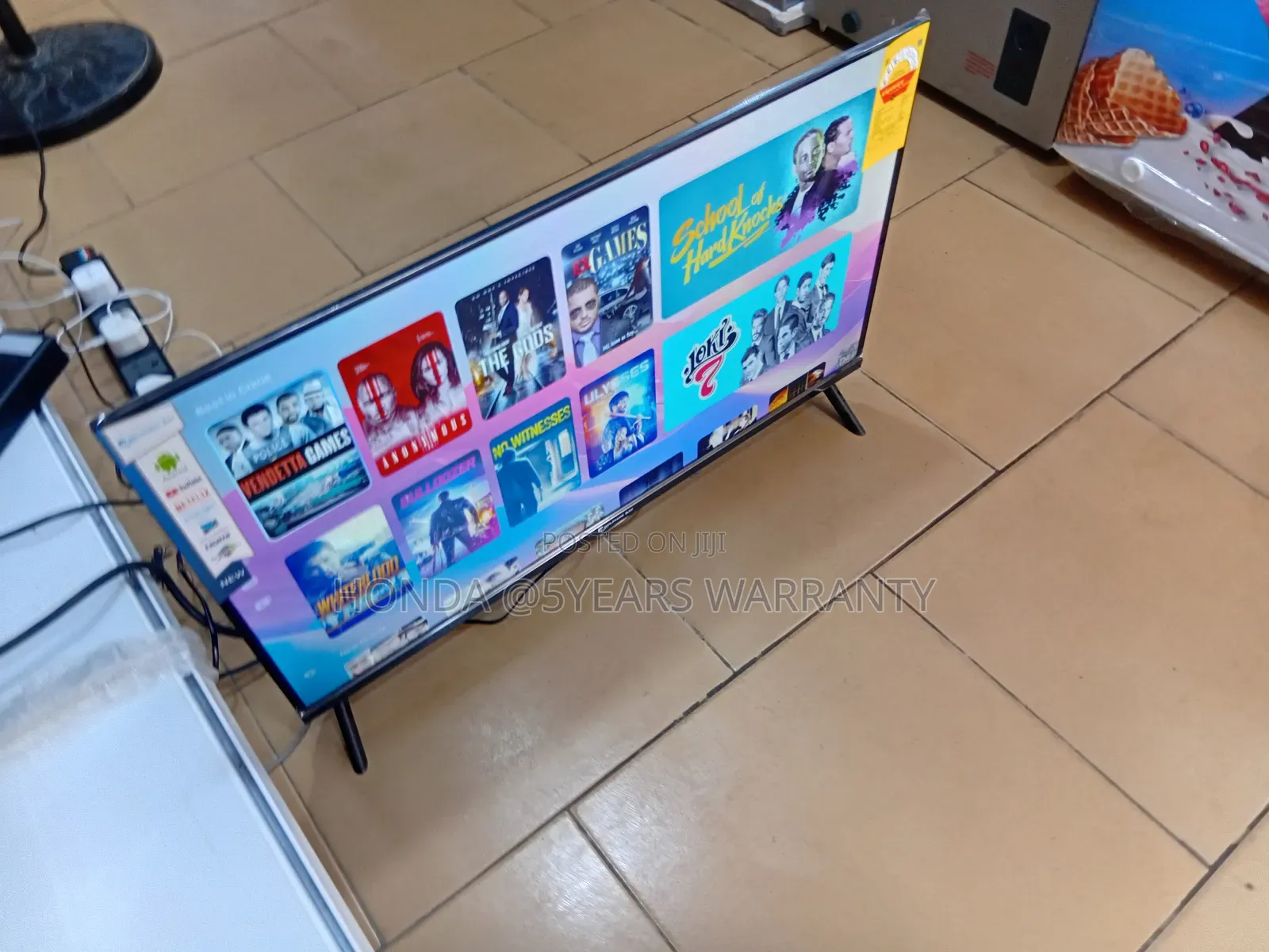 Clean Picture, Smart Life – 32" Dolphine Bay