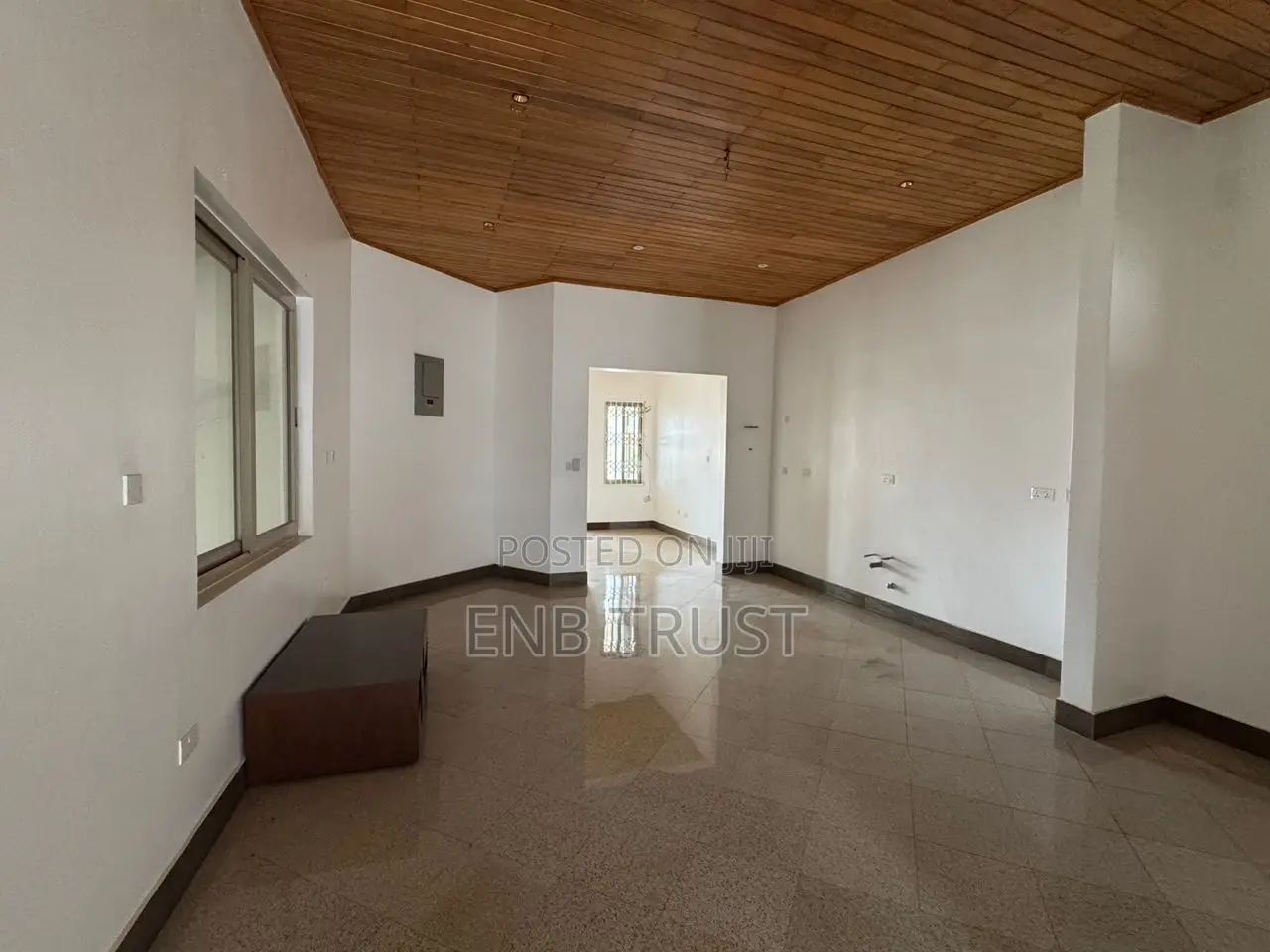 5bdrm Duplex in East Legon, American House for rent