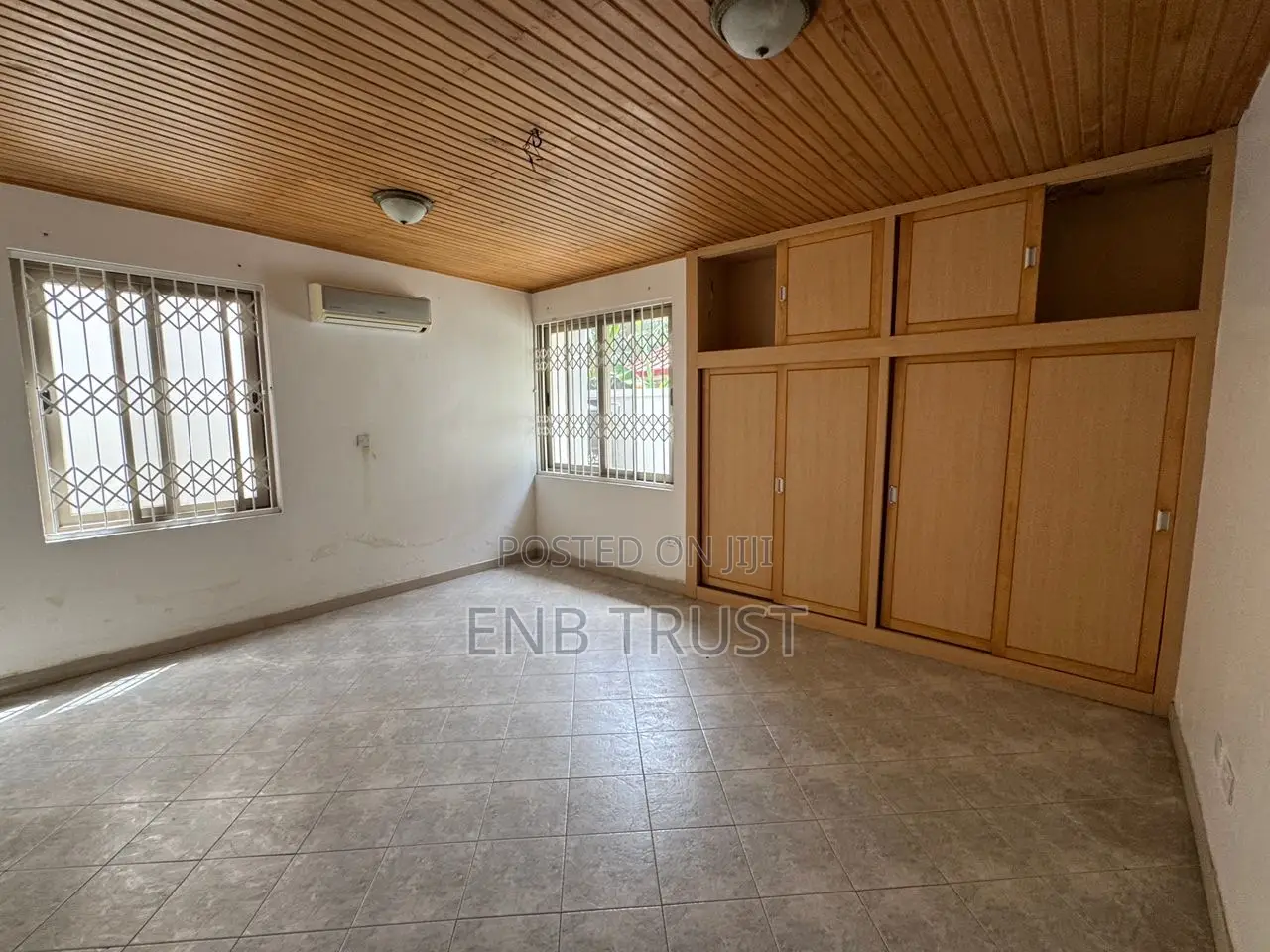 5bdrm Duplex in East Legon, American House for rent