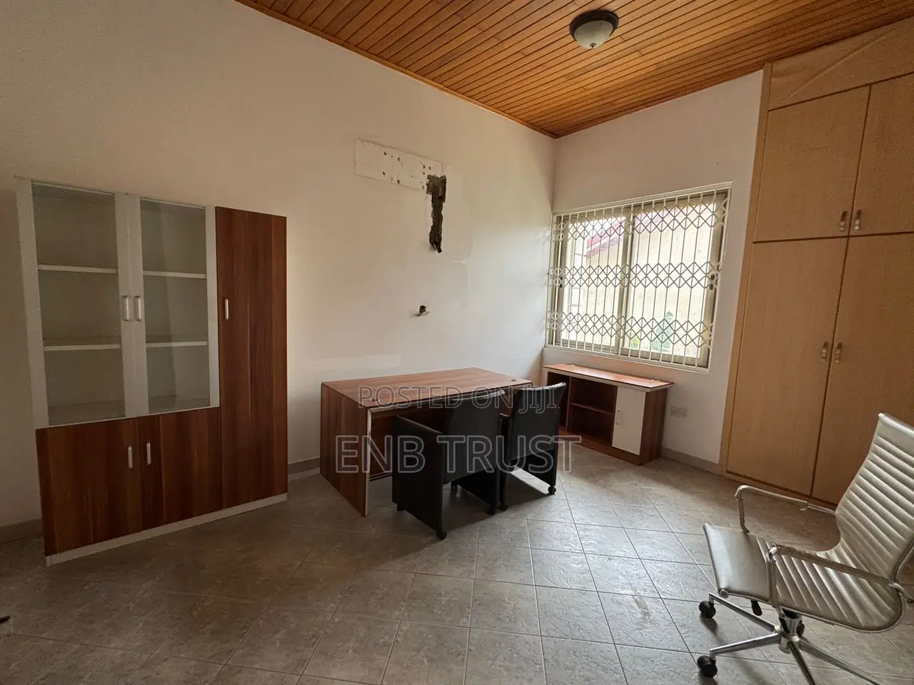 5bdrm Duplex in East Legon, American House for rent