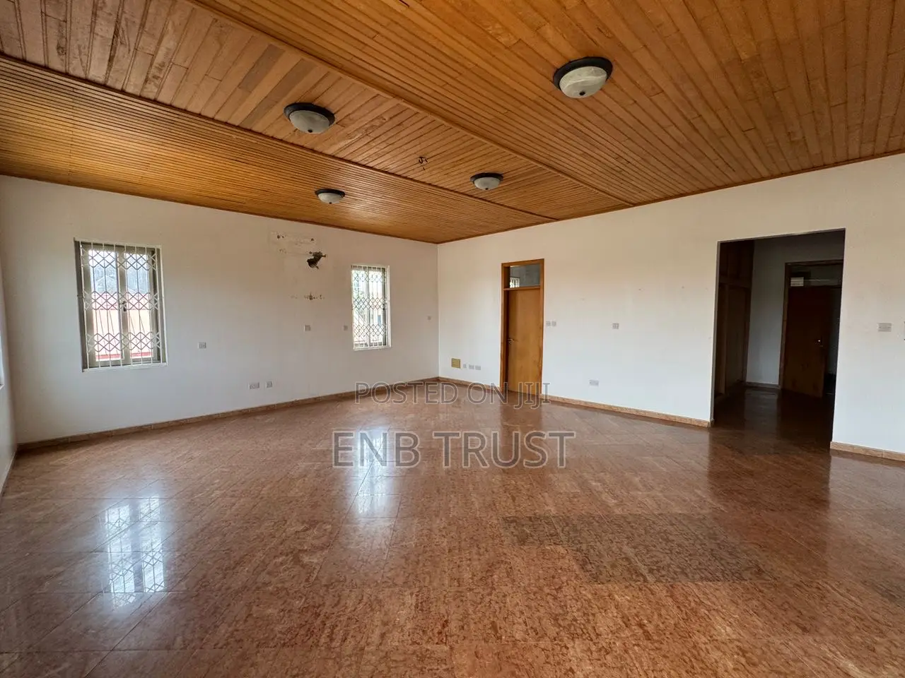 5bdrm Duplex in East Legon, American House for rent