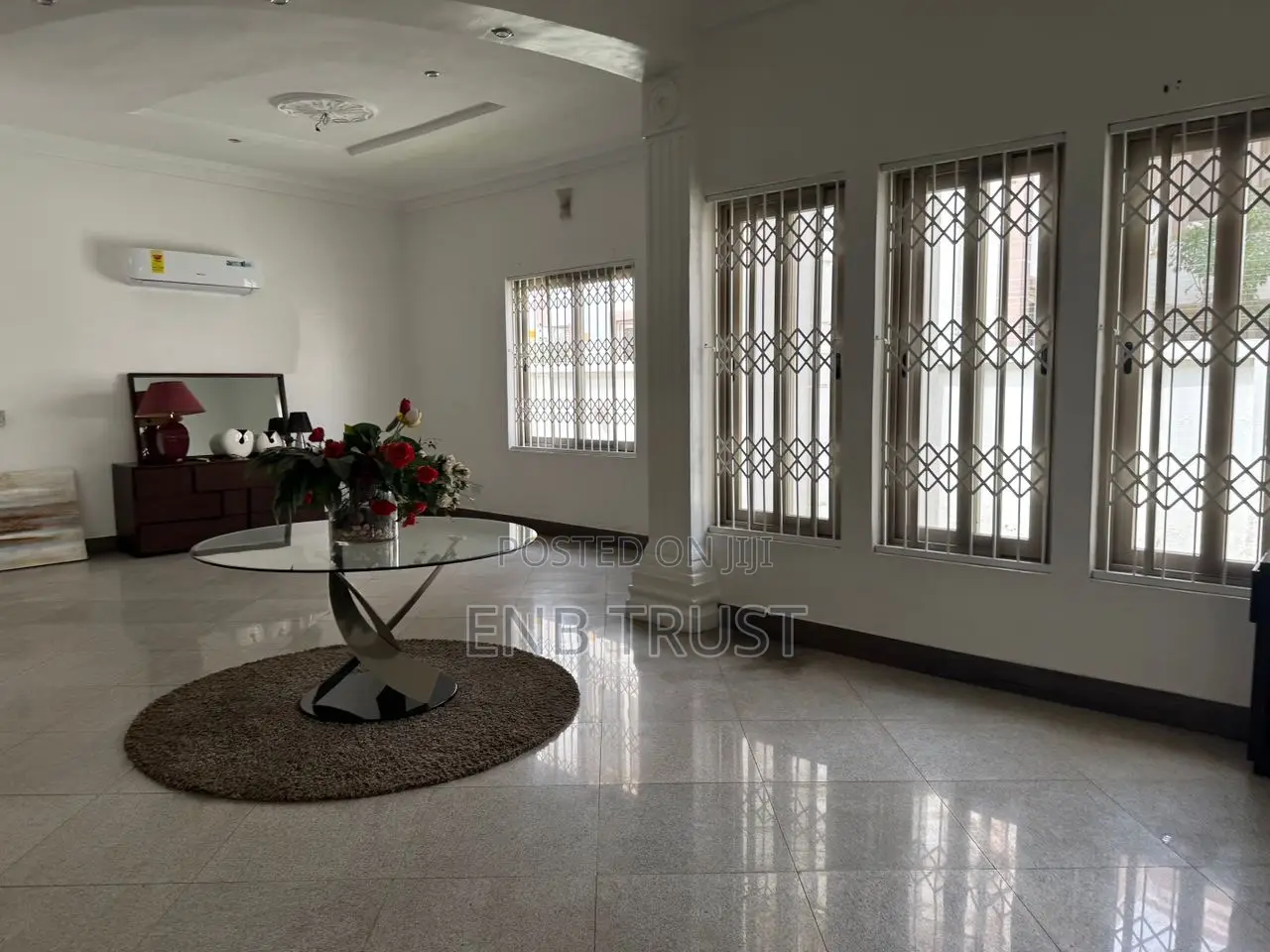5bdrm Duplex in East Legon, American House for rent