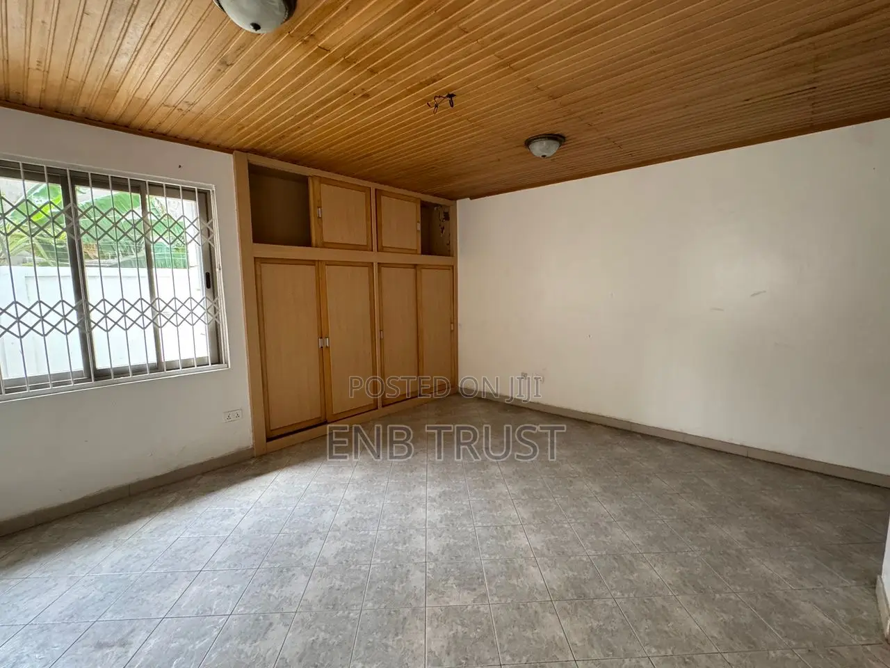5bdrm Duplex in East Legon, American House for rent