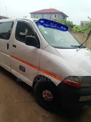 Toyota HiAce 2012 White