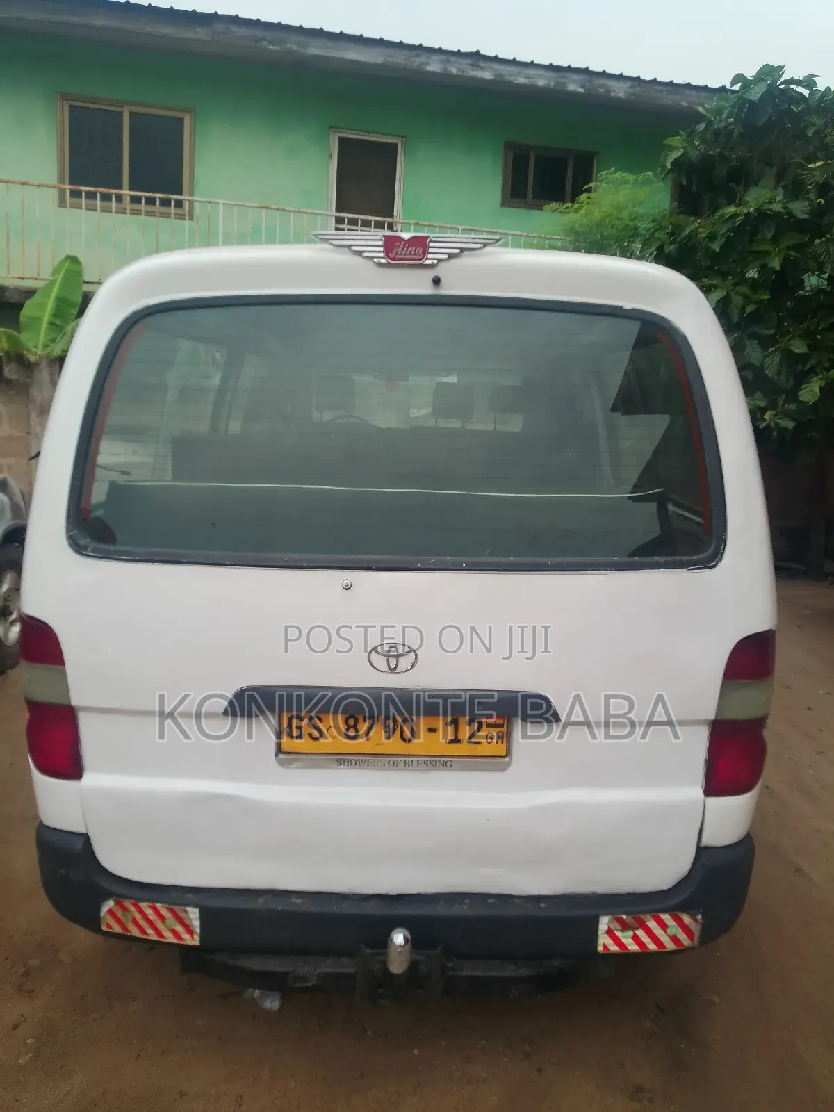 Toyota HiAce 2012 White