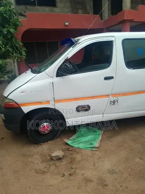 Toyota HiAce 2012 White