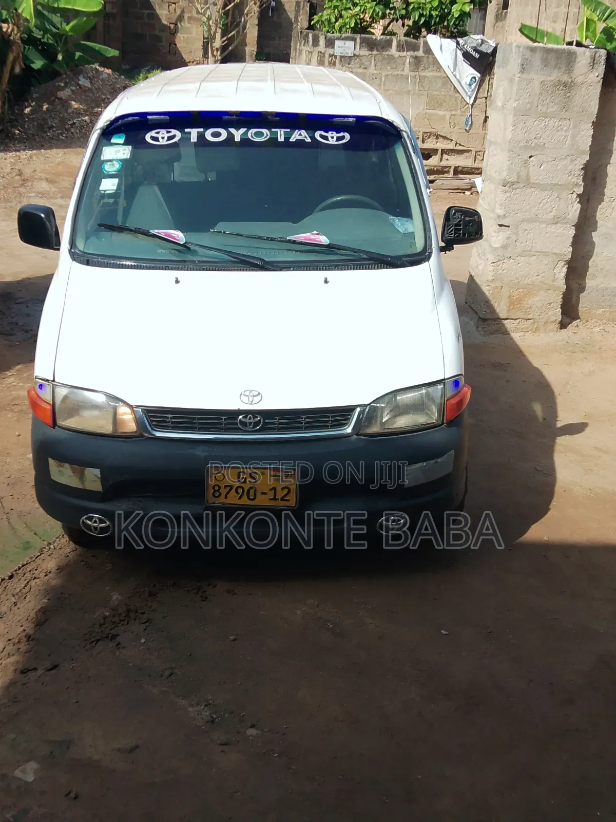 Toyota HiAce 2012 White