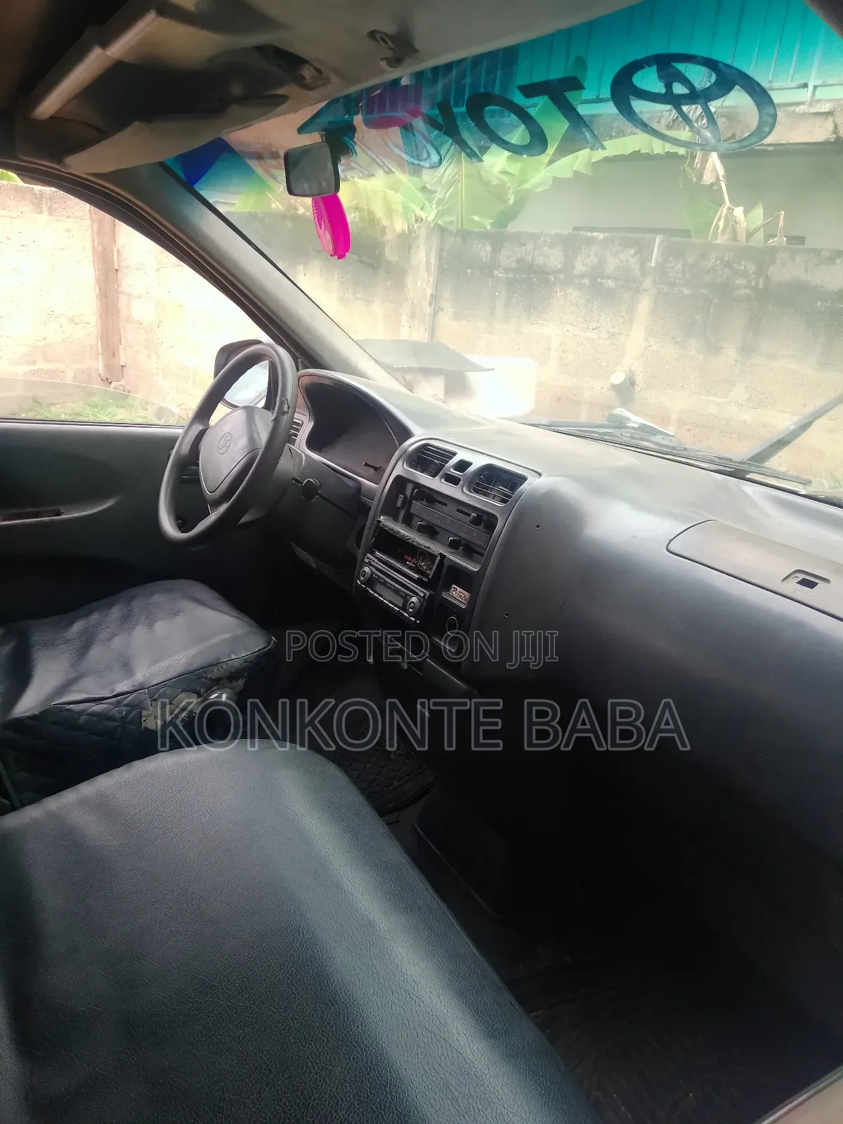 Toyota HiAce 2012 White