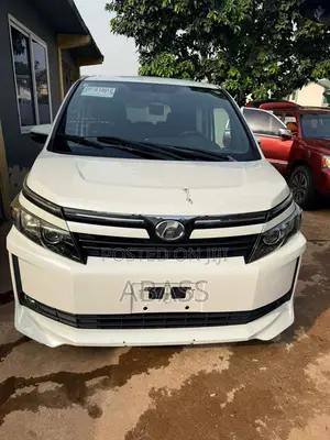 Toyota Voxy 2015 White