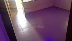 1bdrm Room & Parlour in Adenta for rent