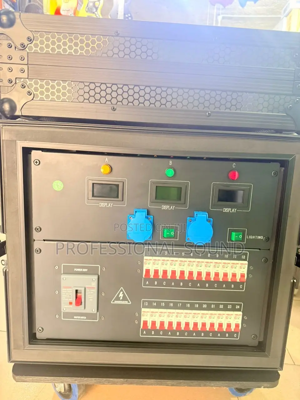 Pce Merz 125a 3-Phase Portable Power Distribution Box