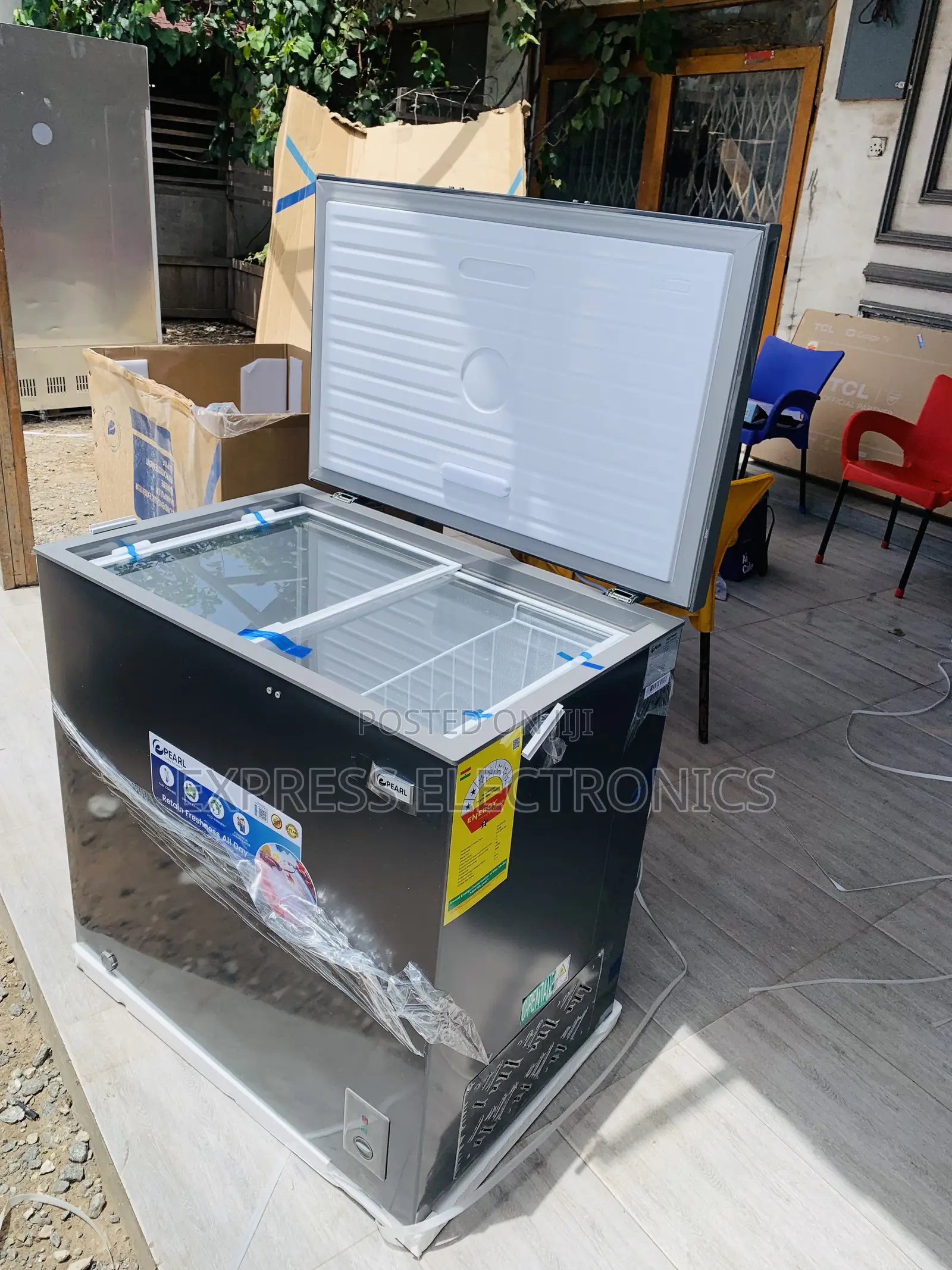 Zealous Sleek Grey Chest Freezer Single Door Pearl PCF-2620-13m