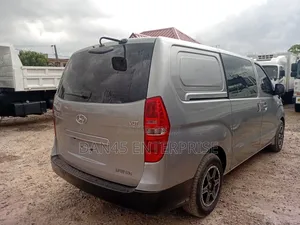 Hyundai Starex 2017 Silver