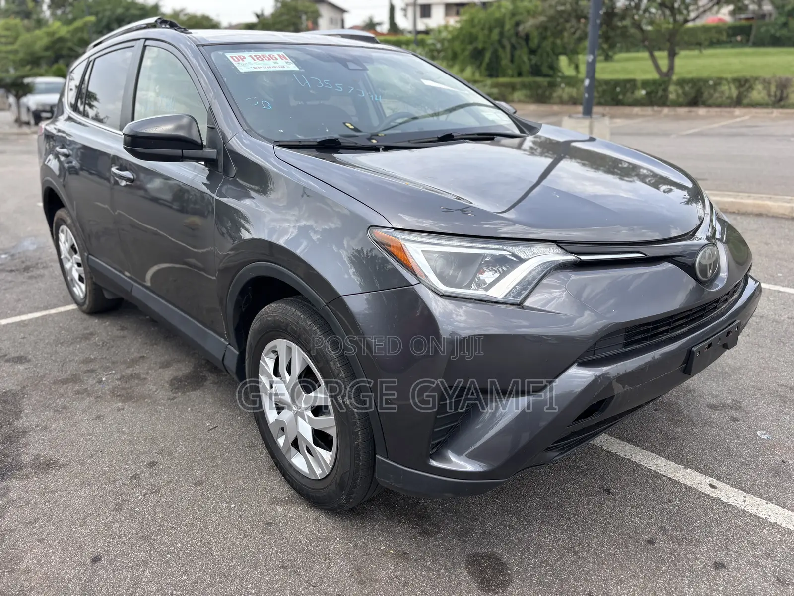 Toyota RAV4 LE 4dr SUV AWD (2.5L 4cyl 6A) 2018 Gray