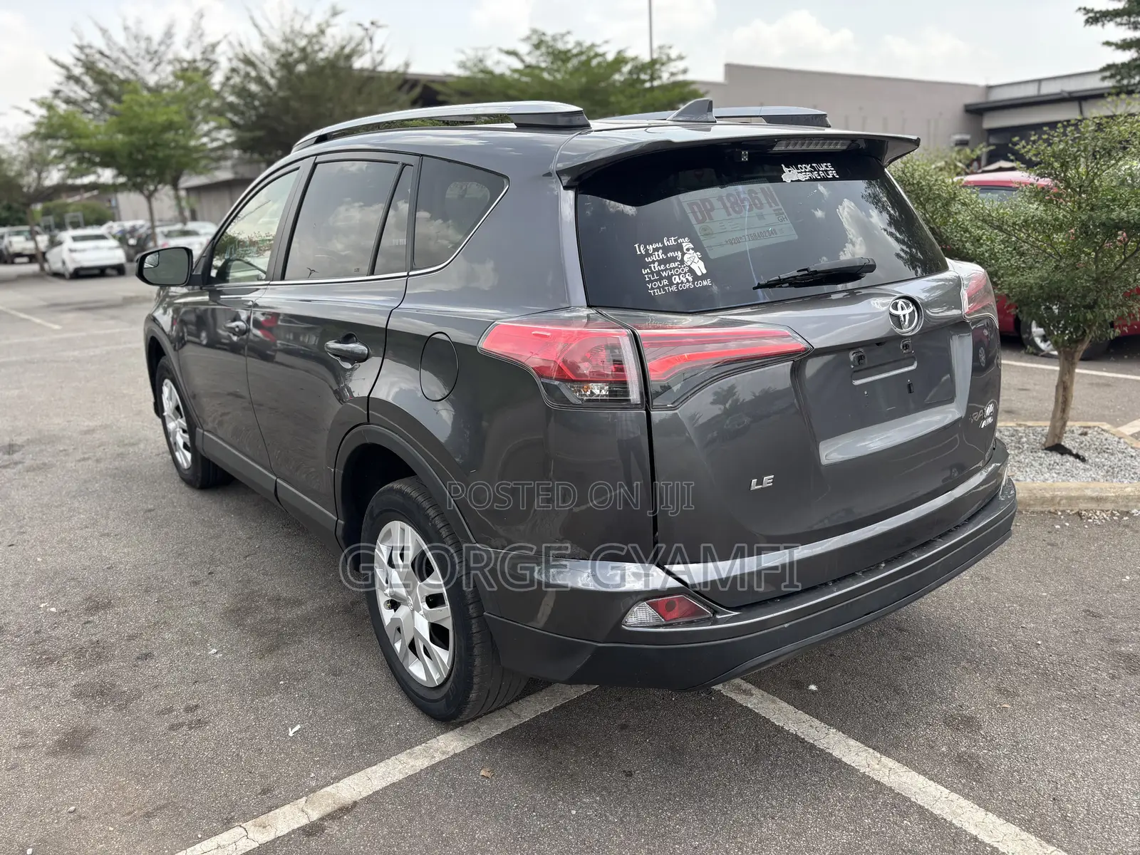 Toyota RAV4 LE 4dr SUV AWD (2.5L 4cyl 6A) 2018 Gray