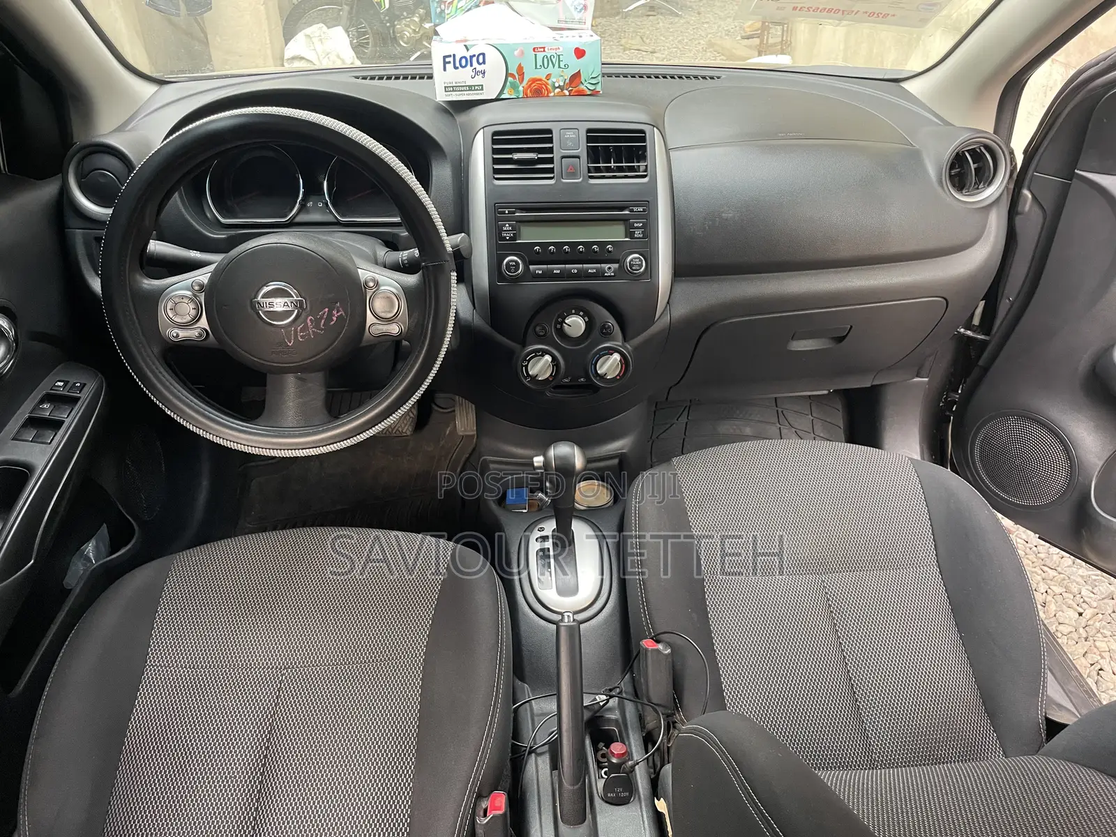 Nissan Versa 2013 Gray