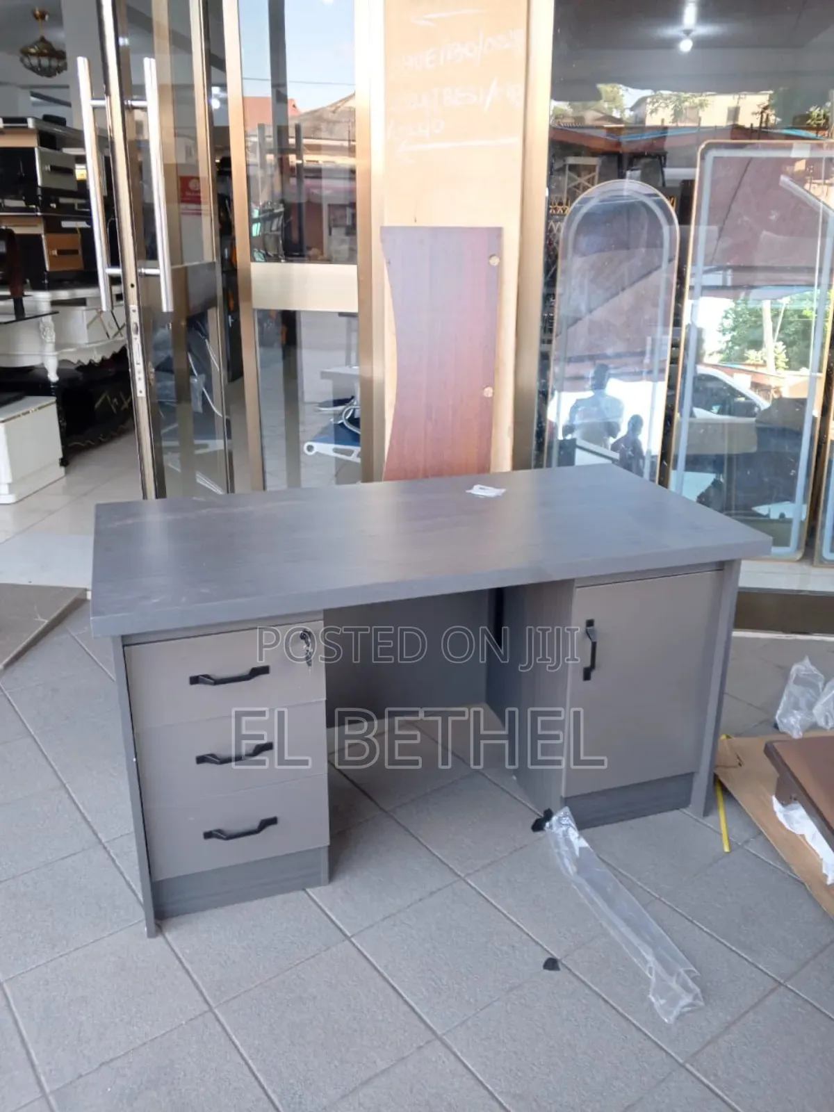 Desk for Office With Drawers Design