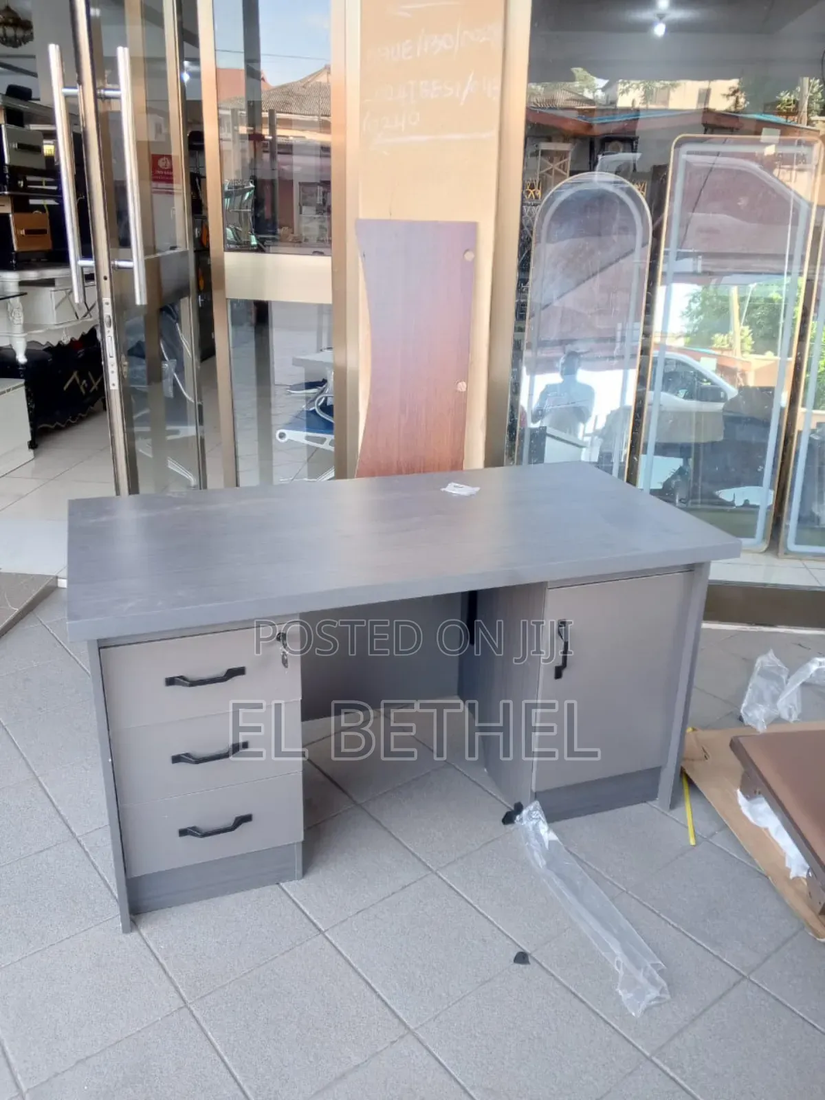 Desk for Office With Drawers Design