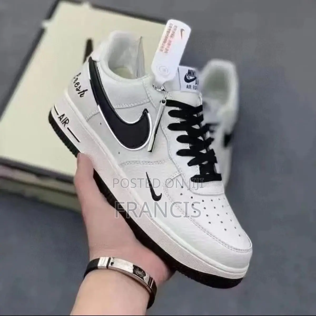 Nanaba Sneakers