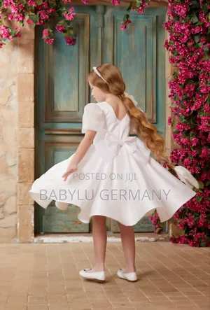 Turkey Imported White Ballgown/Dress With Free Matching Handbag