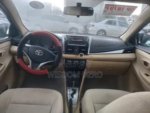 Toyota Yaris 2014 Silver