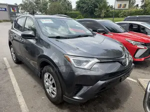 Toyota RAV4 LE 4dr SUV AWD (2.5L 4cyl 6A) 2018 Gray