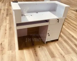 Front Desk ( D -8345)