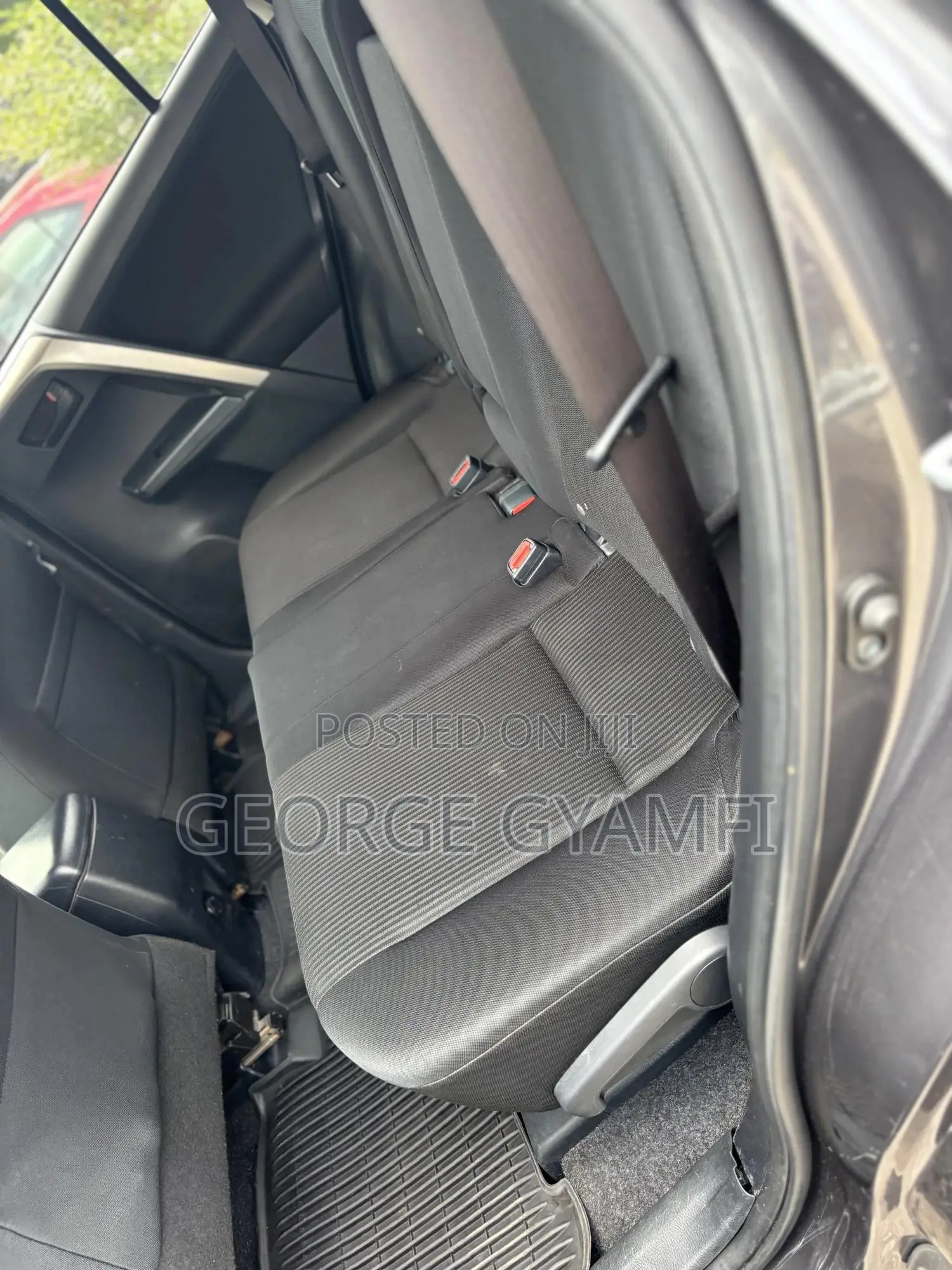 Toyota RAV4 LE 4dr SUV AWD (2.5L 4cyl 6A) 2018 Gray