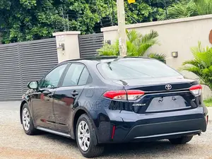 Toyota Corolla LE 2020 Blue