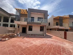 4bdrm House in Focus, Owusu Ansah for sale