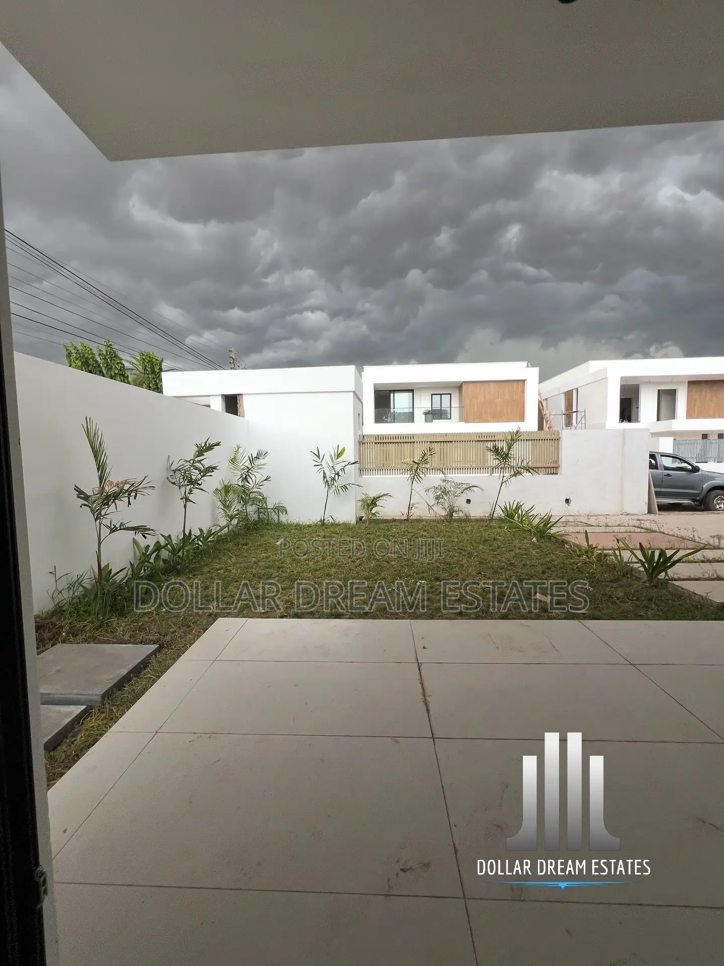 4bdrm House in Airport Residential Area for sale
